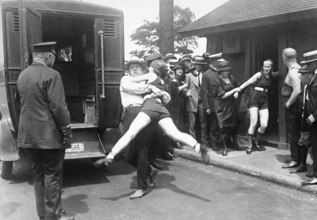 О войне купальников в 1920-е годы - ретро фото