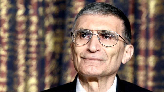 Нобелевский лауреат-турок: Да наставит Аллах безумного Путина на путь истинный