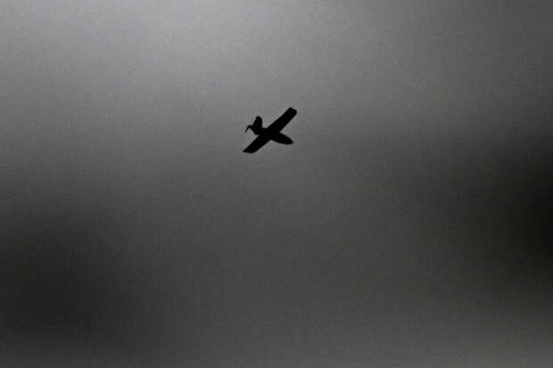 Дрон ВСУ врезался в жилой дом в российском городе