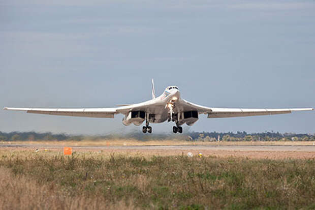 Эксперты полагают, что для производства Ту-160М2 есть все - научные школы, кадры, заводы, вопрос только в государственной воле