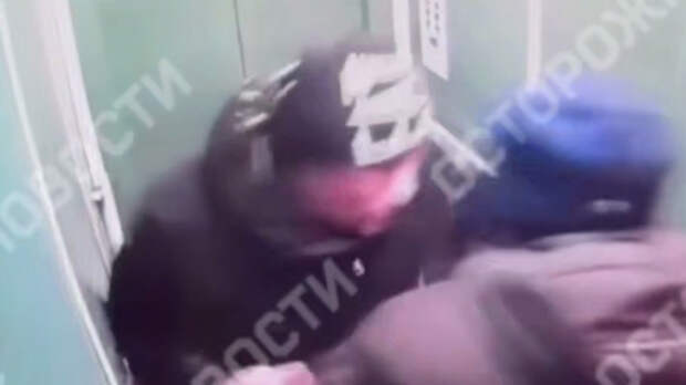В Барнауле боксер избил в лифте парня с ДЦП