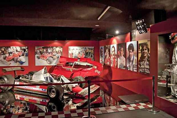 Музей авто истории в турине, италия. (трафик)