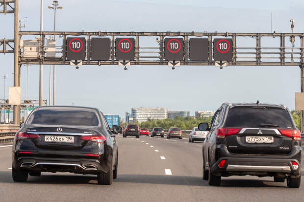 В Петербурге с 9 и 10 сентября ограничат дорожное движение в двенадцати районах