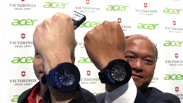 Cybertool - насадка для часов от Acer и Victorinox