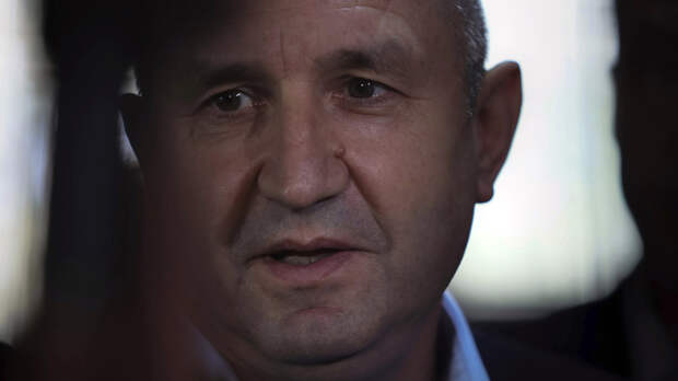 Президент Болгарии объявил об отставке