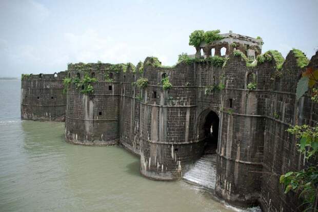 Форт Murud-Janjira, Индия. 10 самых впечатляющих морских фортов Форт Murud-Janjira, Индия. 10 самых впечатляющих морских фортов