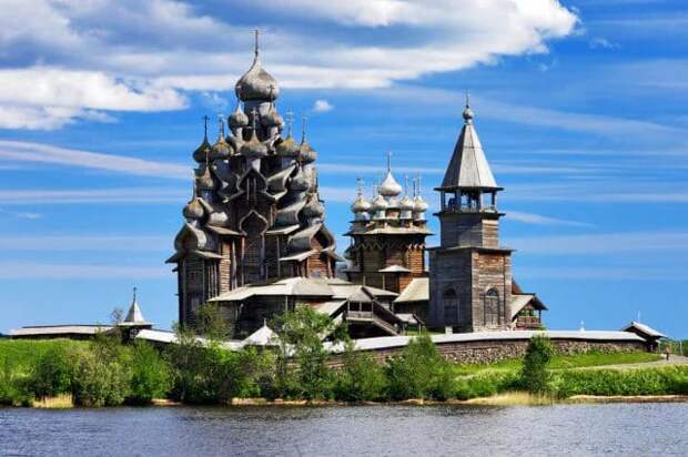 13. Деревянные церкви острова Кижи, Россия.