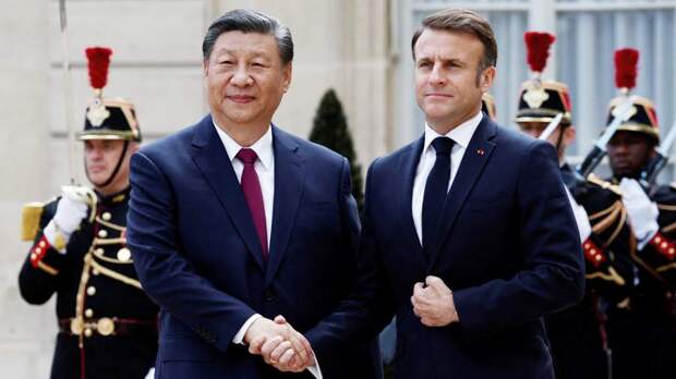 Во Франции заявили об унижении Макрона Си Цзиньпином на встрече в Париже