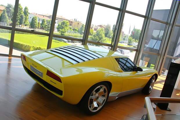 Экскурсия по музею Lamborghini