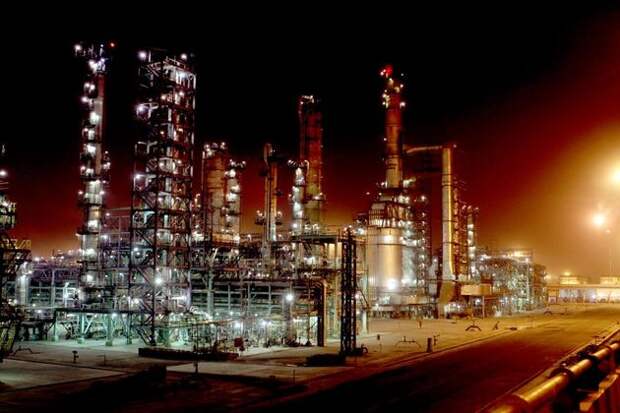 Нефтеперерабатывающий завод в Индии