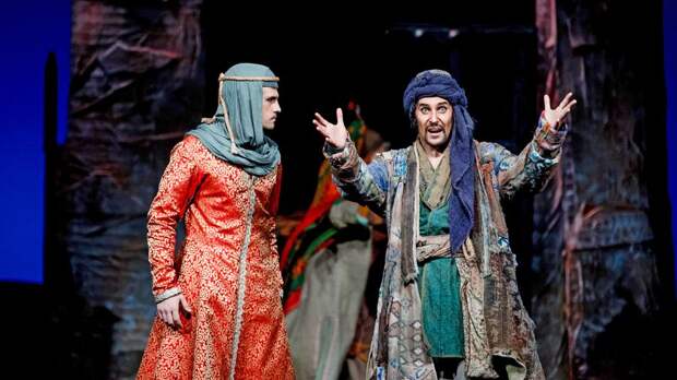 Театр Терезы Дуровой открыл 32-й сезон премьерой: в бескрайней пустыне зрителей встретил Ходжа Насреддин