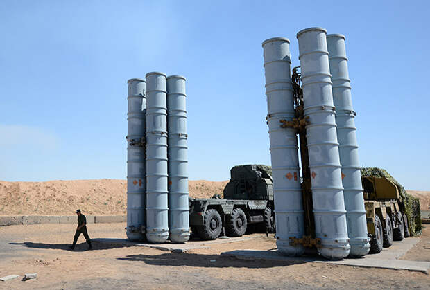 Зенитная ракетная система С-300 на астраханском полигоне Ашулук