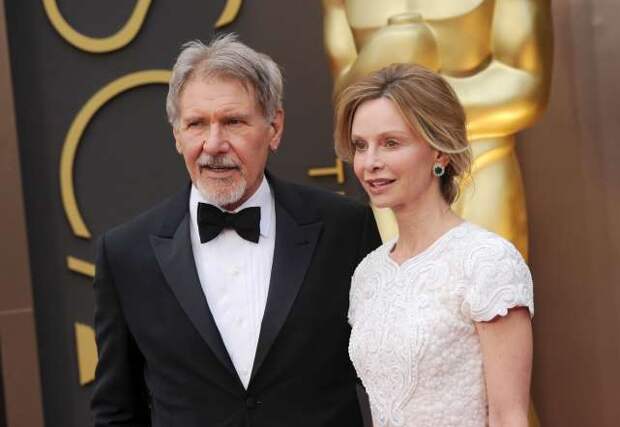 Harrison Ford and Calista Flockhart began dating in 2002. Despite a 23 years age difference, the love birds got married in 2010.