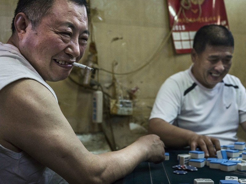 chinese-men-smoking.jpg