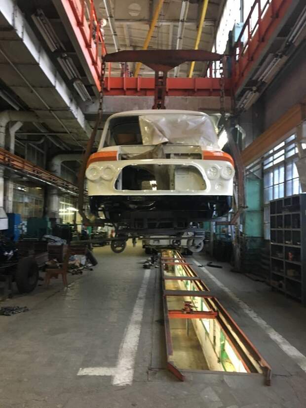 Сотрудники завода ЗИЛ (МСЦ6 АМОЗИЛ) восстанавливают легендарный микроавтобус ЗИЛ-118 «Юность» ЗИЛ-118 «Юность», автобус, фоторепортаж