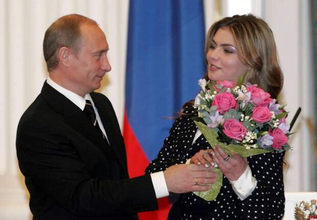 Швейцарские СМИ считают, что Владимир Путин исчез из поля зрения, так как у него родился сын Швейцарские СМИ считают, что Владимир Путин исчез из поля зрения, так как у него родился сын