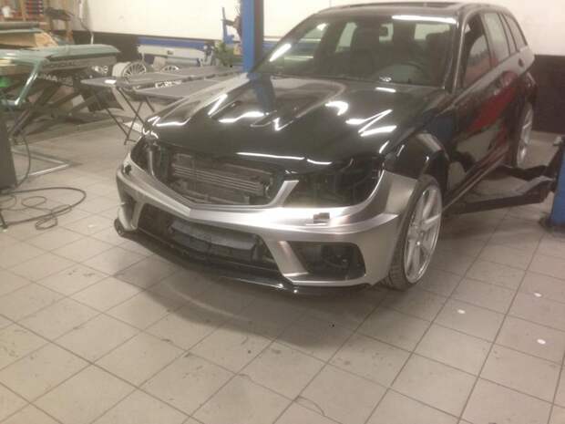 Mercedes C63 AMG Black Series в стиле MB Petronas F1 Team Mercedes C63 AMG Black Series в стиле MB Petronas F1 Team amg, c63, f-1, mercedes-benz, petronas, авто, тюнинг