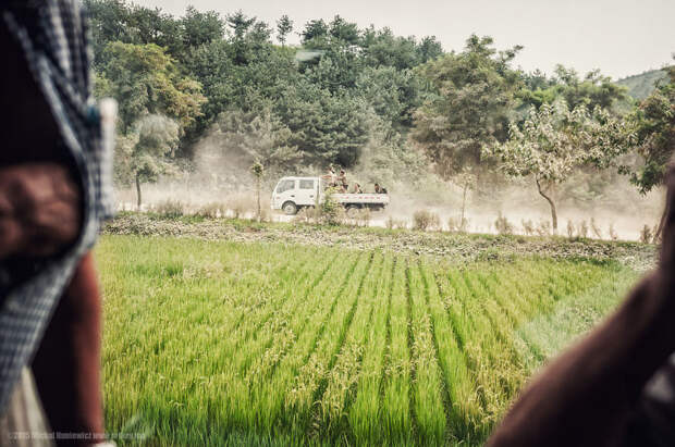 i-took-and-smuggled-these-out-of-north-korea-illegal-photos-kim-doesnt-want-you-to-see-9__880