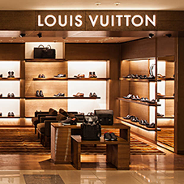 Цум обувь мужская. Louis Vuitton ЦУМ. ЦУМ Луи Виттон обувь. Бутик Луи Виттон в ЦУМЕ. Магазин Луи Виттон в ЦУМЕ.