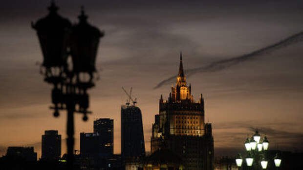 Вид на здание МИД с Патриаршего моста. Архивное фото