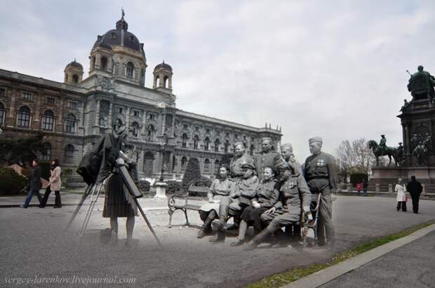 022.Вена 1945-2010 Фото на память у памятника Марии Терезе.jpg 022.Вена 1945-2010 Фото на память у памятника Марии Терезе.jpg