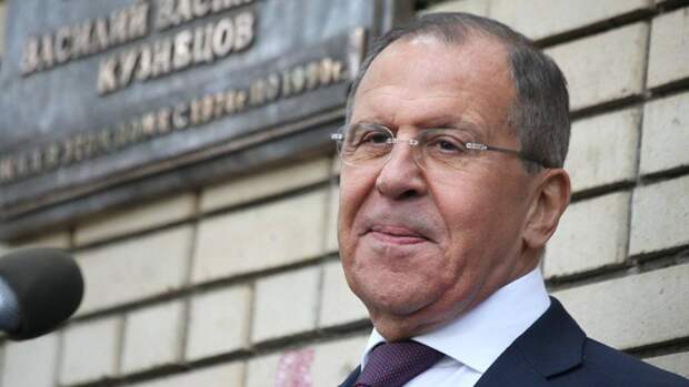 Лавров шуткой оборвал долгое выступление главы МИД Швеции 