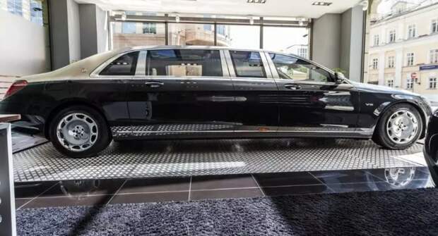 В России продают лимузин Mercedes-Maybach Pullman S 650 за 58 млн рублей