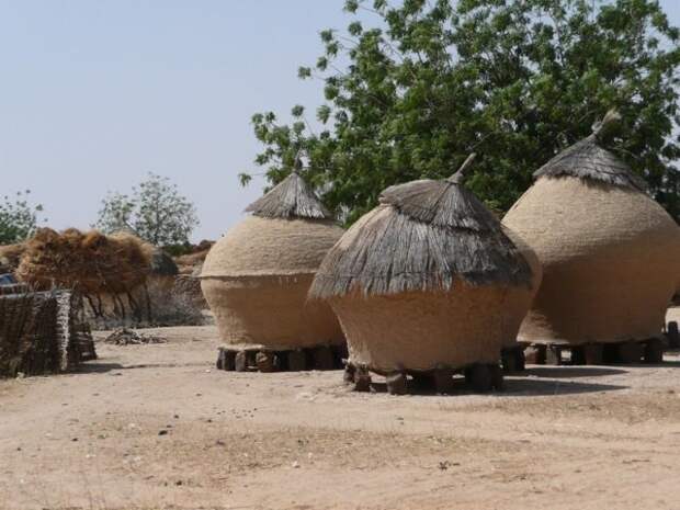 6. А вот так выглядят зернохранилища в Нигери архитектура, африка, интересно, как живут люди, племена Африки, фото