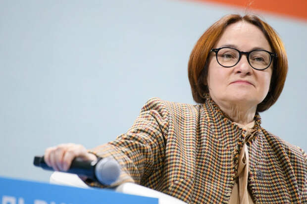 Экономика России падает быстрее, чем ожидалось: Набиуллина схватилась за стоп-кран. Сработает ли?