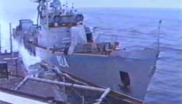 Плата за наглость: как наш сторожевик протаранил корабль ВМС США в Черном море Плата за наглость: как наш сторожевик протаранил корабль ВМС США в Черном море