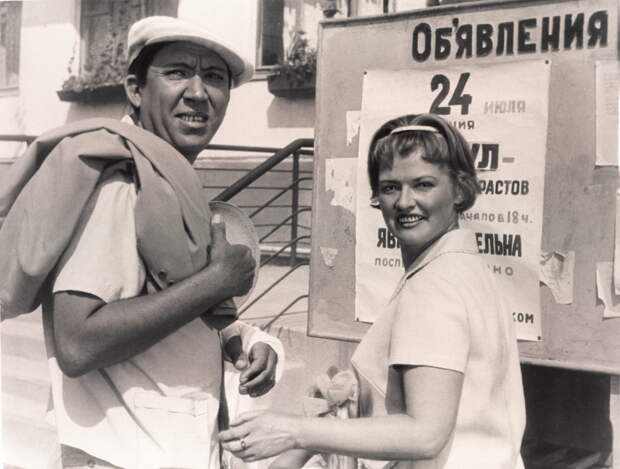 Никулин умер на съёмках: самая известная байка о фильме "Бриллиантовая рука"