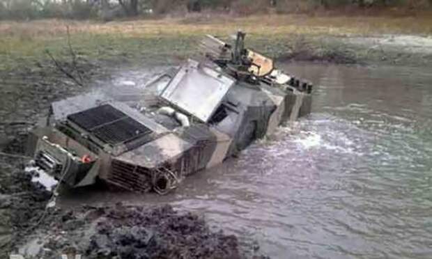 ВРОЖДЁННЫЙ ИДИОТИЗМ. БОЕВИКИ ВСУ УТОПИЛИ 26 ЕДИНИЦ ТЕХНИКИ