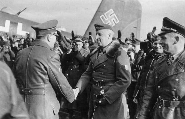 Гитлер и Эрих фон Манштейн в Запорожье. German Federal Archives (CC BY-SA 3.0 DE)