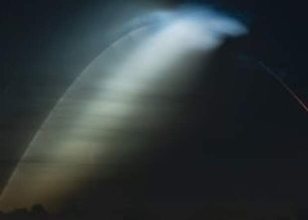 Космическая медуза проплыла по небу после запуска spacex