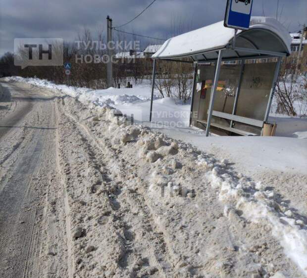 Снегопад 19 февраля оставил улицы Скуратово заснеженными, жители жалуются на пробки