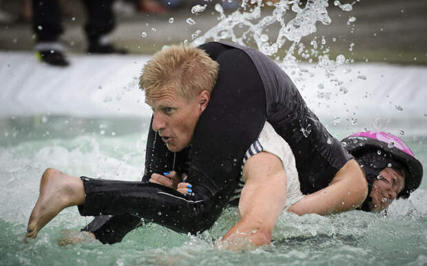 18 самых странных, изнурительных и сумасшедших чемпионатов в мире weirdestsport12 18 самых странных, изнурительных и сумасшедших чемпионатов в мире