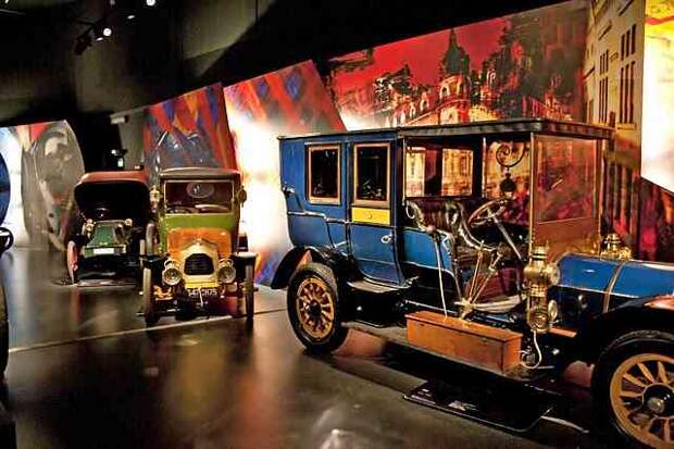 Музей авто истории в турине, италия. (трафик)