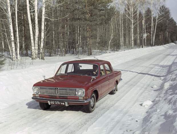 1968 Советский автомобиль ГАЗ-24 Волга, выпускаемый с 1968 года на Горьковском автомобильном заводе. Добровольский, РИА Новости
