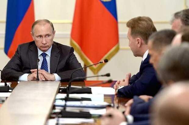 Путин встретился с новым правительством Путин заявил членам кабмина, что перед ними стоят крайне ответственные задачи