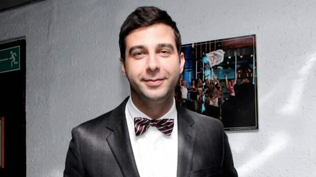 Иван Ургант внезапно сообщил об отмене своих концертов в США: «Это происходит не по нашей вине, поверьте»