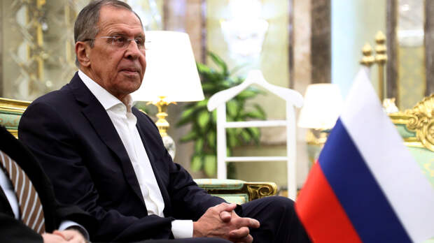 Лавров объяснил невозмутимость Москвы на иностранные разводки в дипломатии