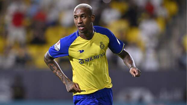 Талиска продлил контракт с «Фенербахче»