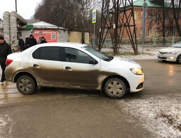 В Невьянске "Рено" сбил школьницу на пешеходном переходе