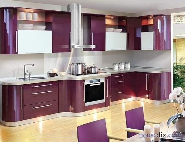 Фиолетово-белая кухня.