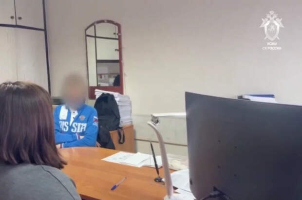 СК показал кадры с учеником, напавшим на учителя у школы в Добрянке