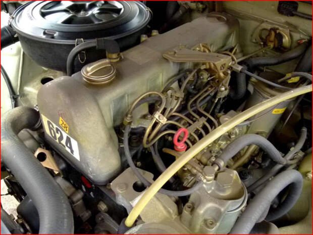 Новенький законсервированный Mercedes-Benz E-class W123 (12)