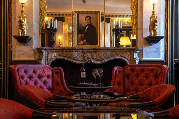 Бар Le Gaspard в Palace в отеле La Réserve Paris приглашает в эксклюзивное путешествие