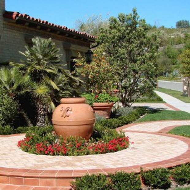 creative-use-large-pots-and-containers-in-garden5-2