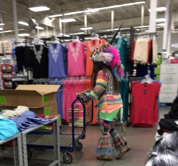 Известные кутюрье нервно курят в сторонке! 27 горе-модников из американских супермаркетов