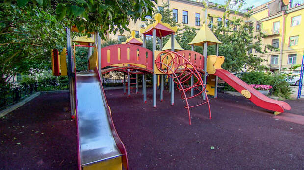 Более 200 новых площадок появятся во дворах Петербурга в 2026 году